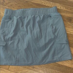 Avalanche Sz L Blue/Gray Sports Skort with Cargo Pockets & bike shorts lining.